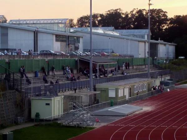 Guildford Spectrum Athletics Stadium Estadio
