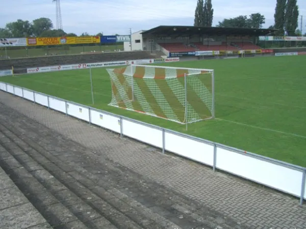 Karl-Heitz-Stadion Estadio