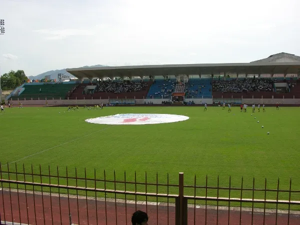 Sân v?n d?ng 19 tháng 8 (Nha Trang Stadium) Estadio