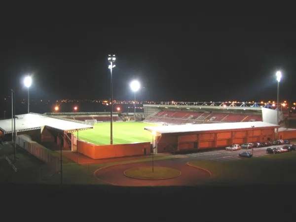 Sixfields Stadium Estadio