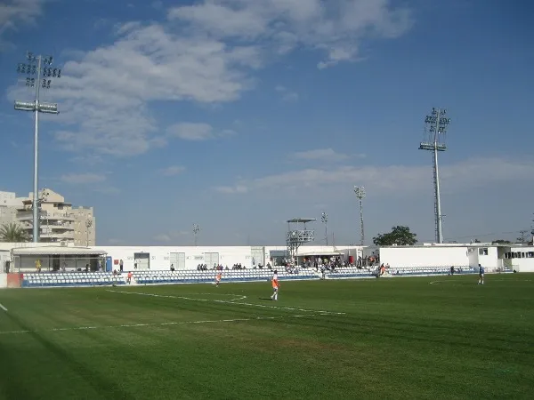 Yankele Grundman Stadium Estadio